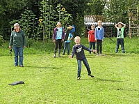 06_07  Spaßolympiade-Gummistiefelweitwurf.jpg