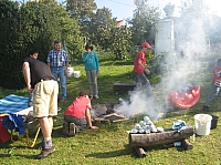 07_01 Grillen-am Feuer.JPG