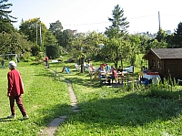 07_02 Grillen-essen und reden.JPG